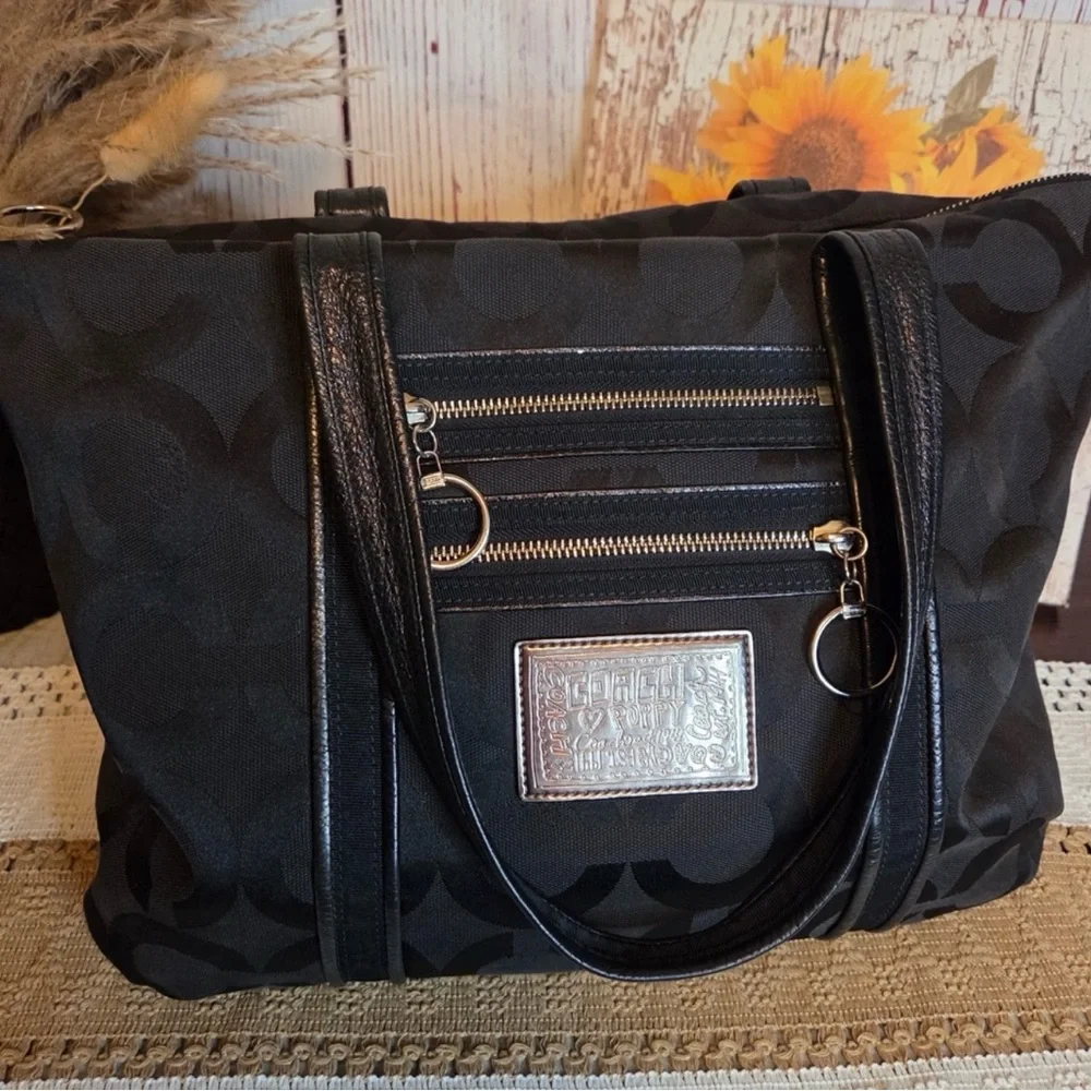 Coach Black Shoulder Bag with Silver Details - Picture 9 of 9